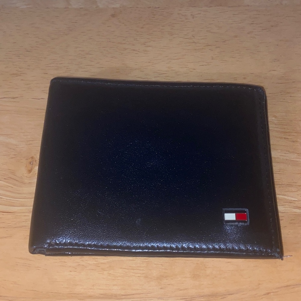 Tommy Hilfiger Black Leather Card Holder